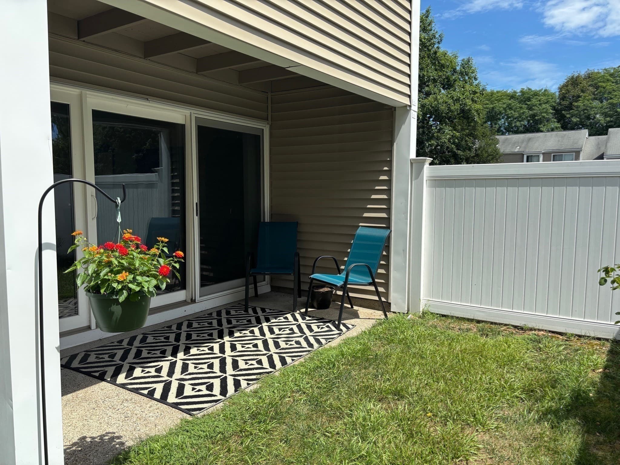 Condominium at 220 Nassau Drive # 220, Springfield MA 01129, Springfield, photo 22 of 25
