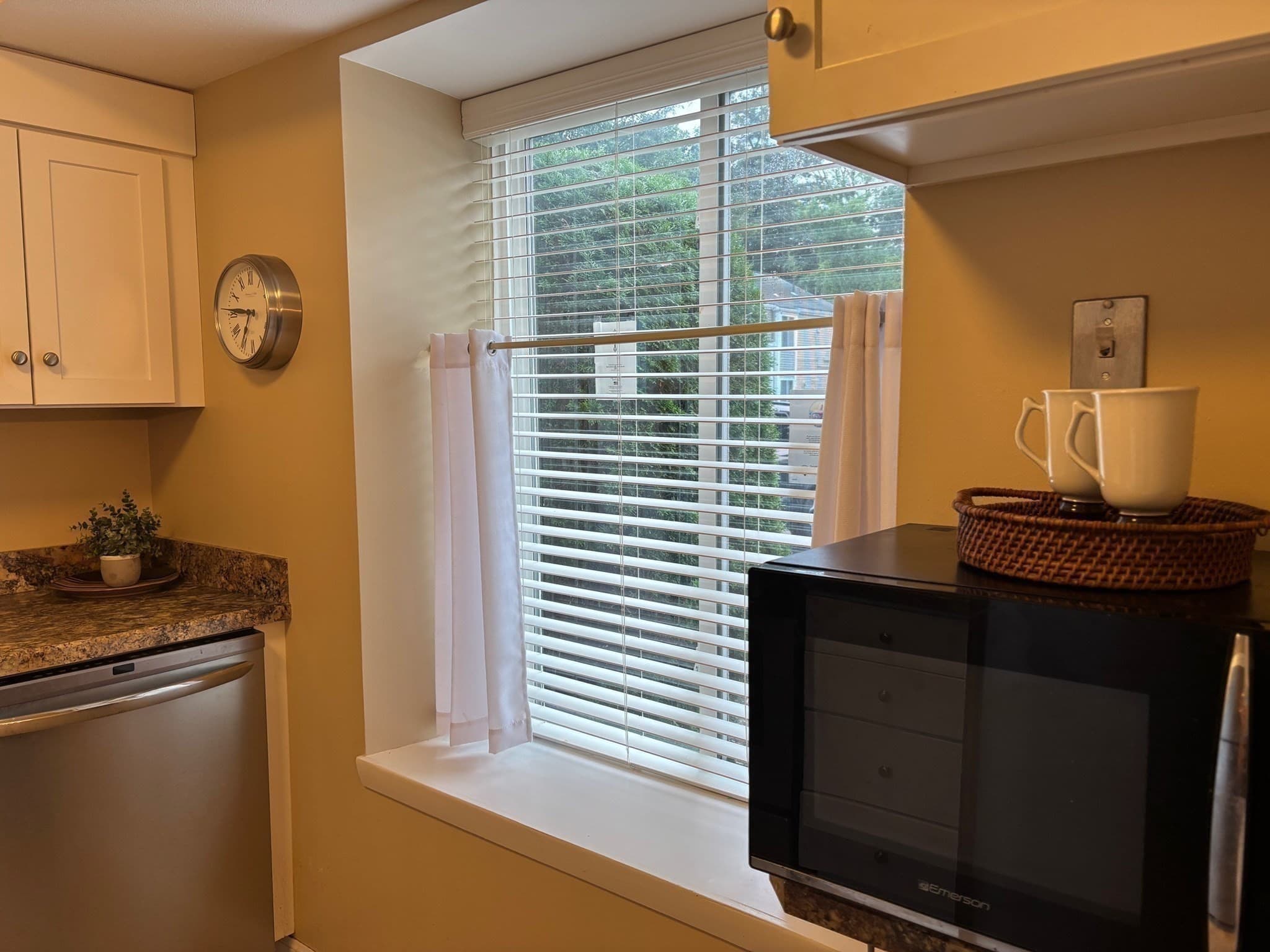 Condominium at 220 Nassau Drive # 220, Springfield MA 01129, Springfield, photo 9 of 25