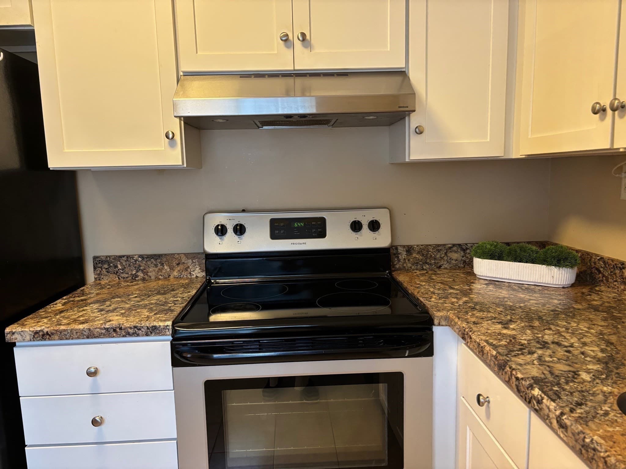 Condominium at 220 Nassau Drive # 220, Springfield MA 01129, Springfield, photo 10 of 25