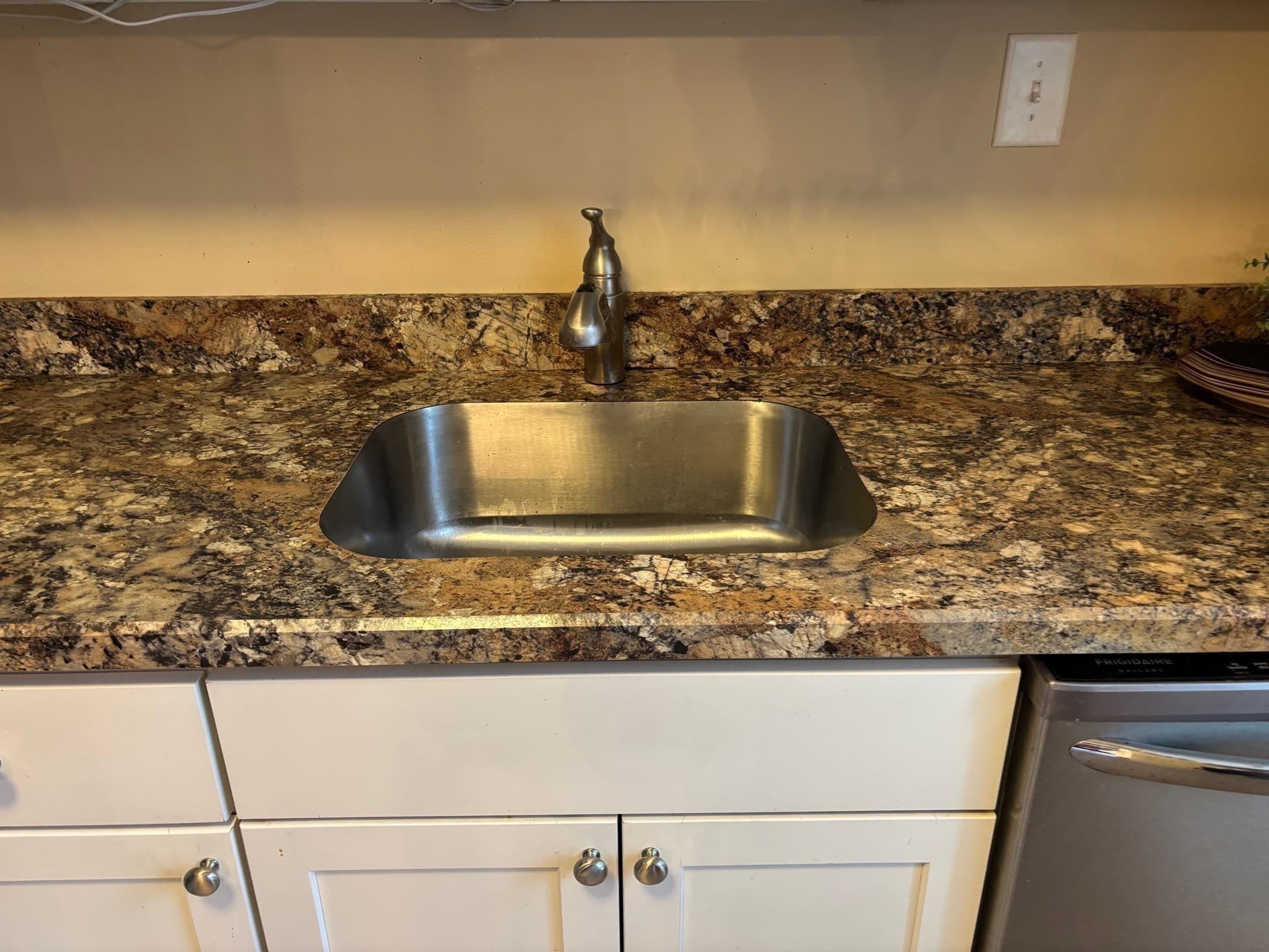 Condominium at 220 Nassau Drive # 220, Springfield MA 01129, Springfield, photo 8 of 25