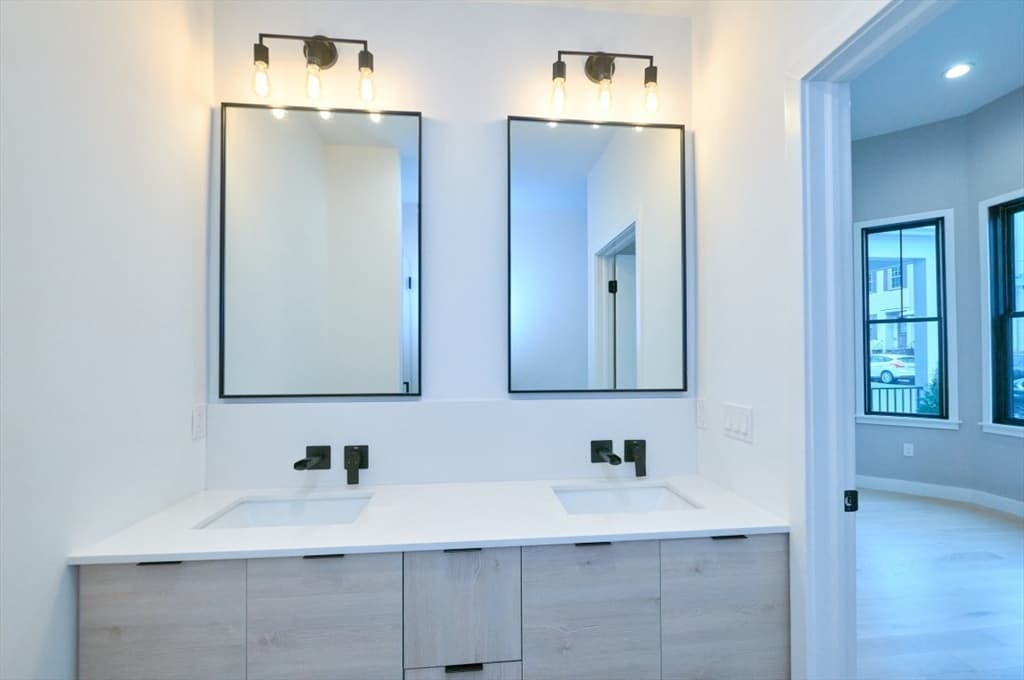 360 Meridian St # 5, Boston MA 02128 photo 8