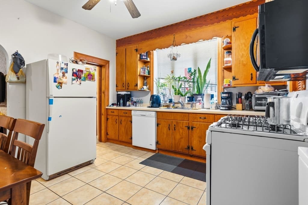 50 Bradford St, Everett MA 02149 photo 4