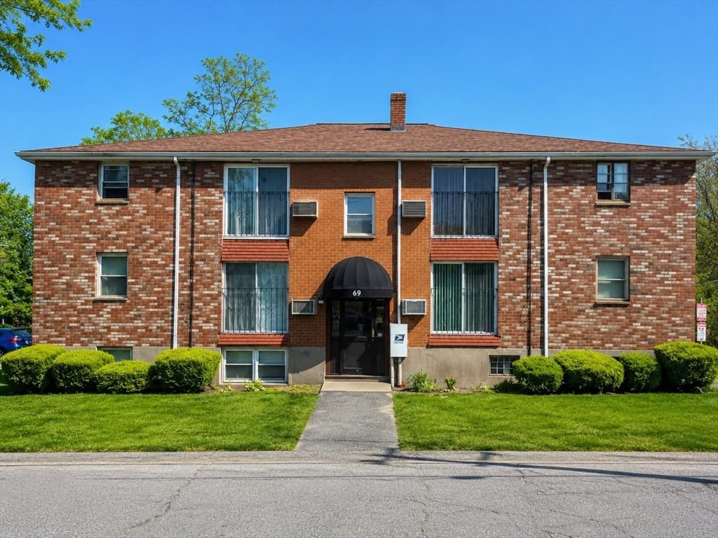 69 W Elm Ter # 1, Brockton MA 02301 photo 2