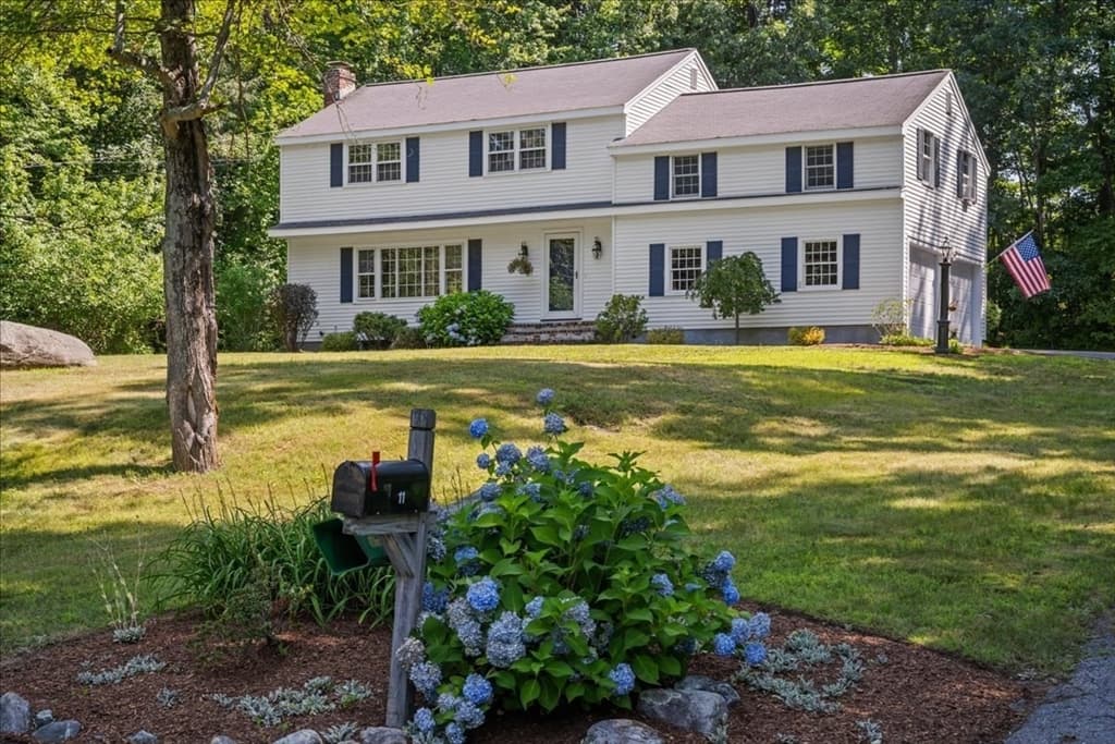 11 Hickory Rd, Southborough MA 01772