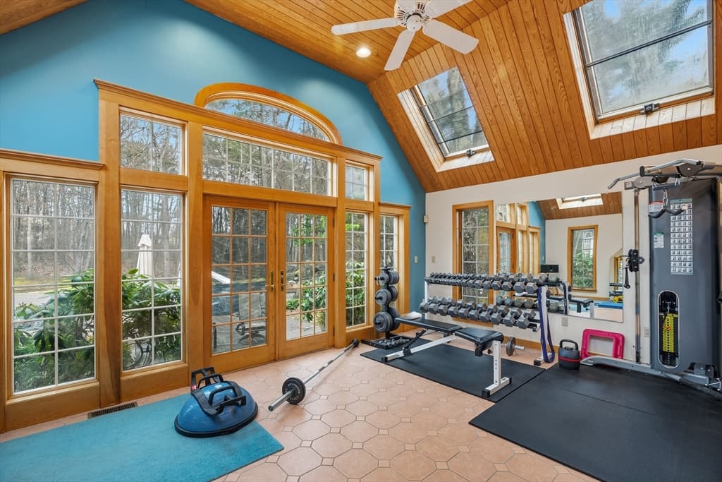 Single Family Residence at 117 Castle Hill Rd, Windham NH 03087, Windham, photo 32 of 36