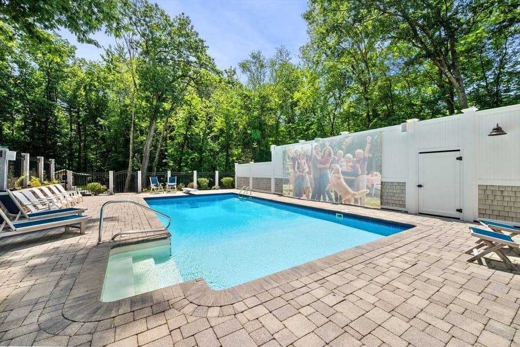25 Turtle Lane, North Andover MA 01845