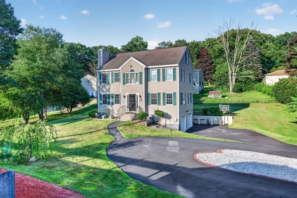 36 Shirley Rd, Shrewsbury MA 01545