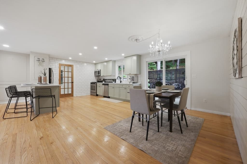 334 Rogers St, Lowell MA 01852 photo 11