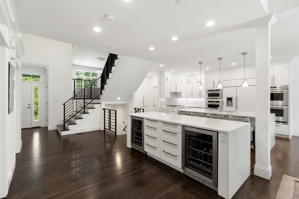 11 Crenshaw Ln # 11, Andover MA 01810