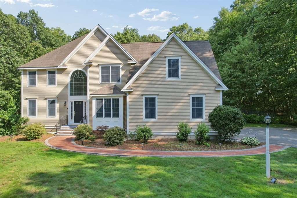 10 Burnett Road, Southborough MA 01772 photo 2