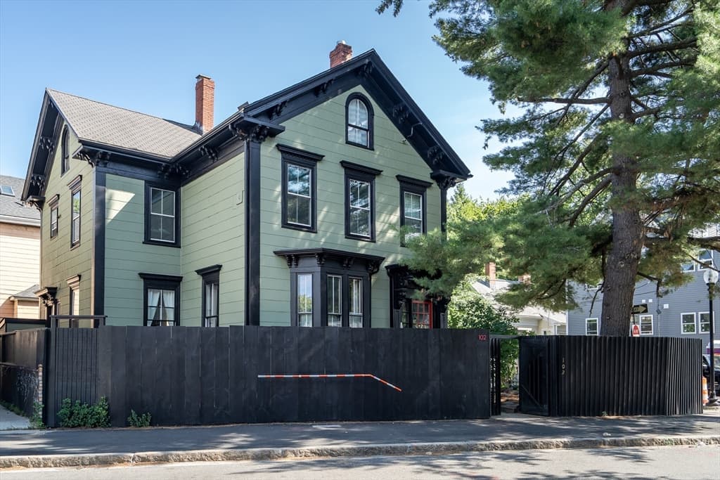 102 River St # 2, Cambridge MA 02139