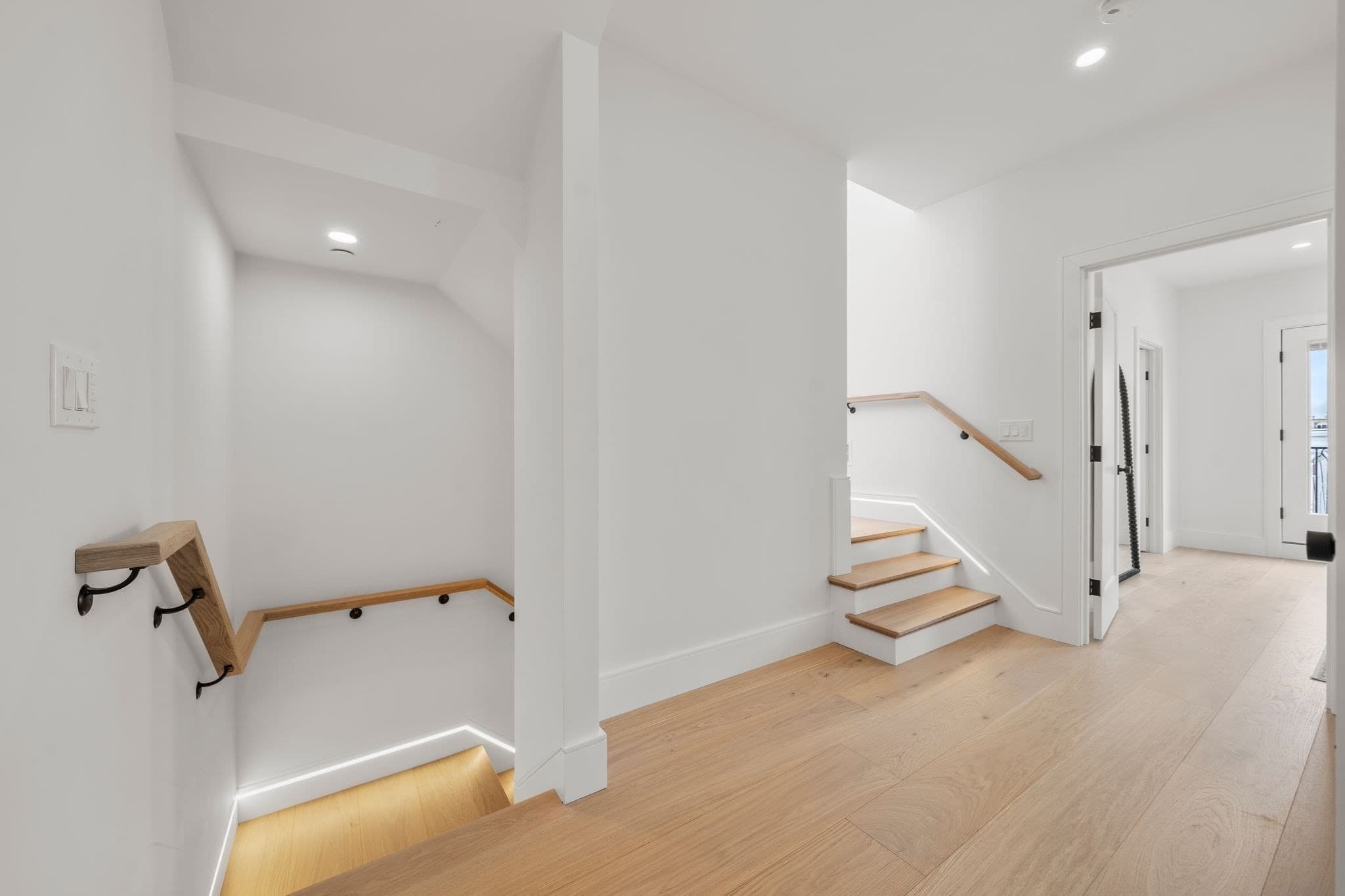 Condominium at 136 West 8th # 3, Boston MA 02127, Boston, photo 26 of 30