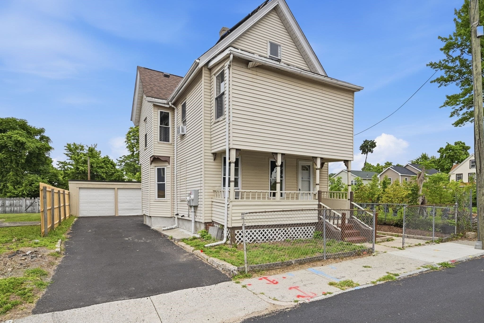 Single Family Residence at 52 Lebanon St, Springfield MA 01109, Springfield, photo 2 of 42