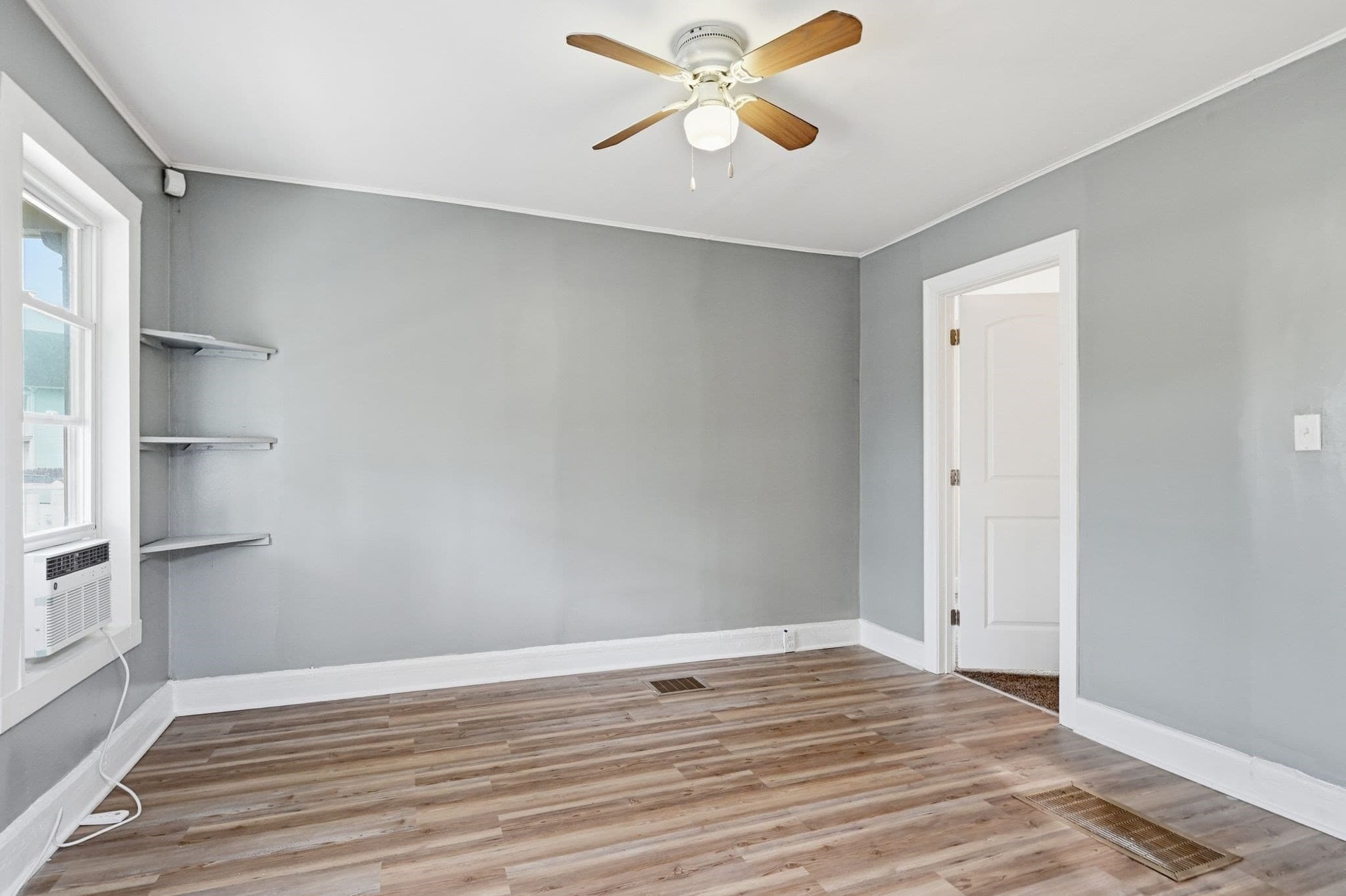 Single Family Residence at 52 Lebanon St, Springfield MA 01109, Springfield, photo 6 of 42