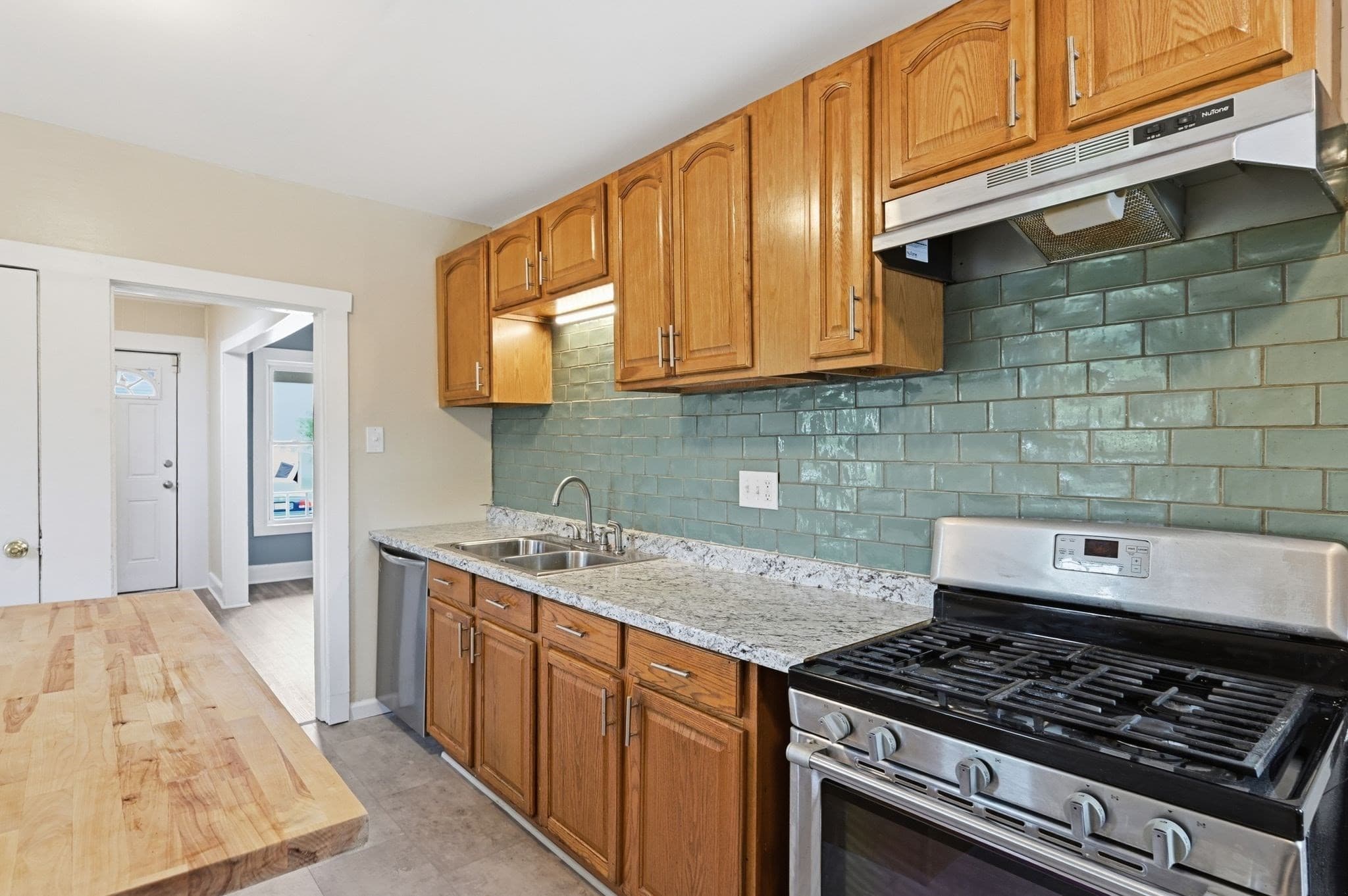Single Family Residence at 52 Lebanon St, Springfield MA 01109, Springfield, photo 17 of 42