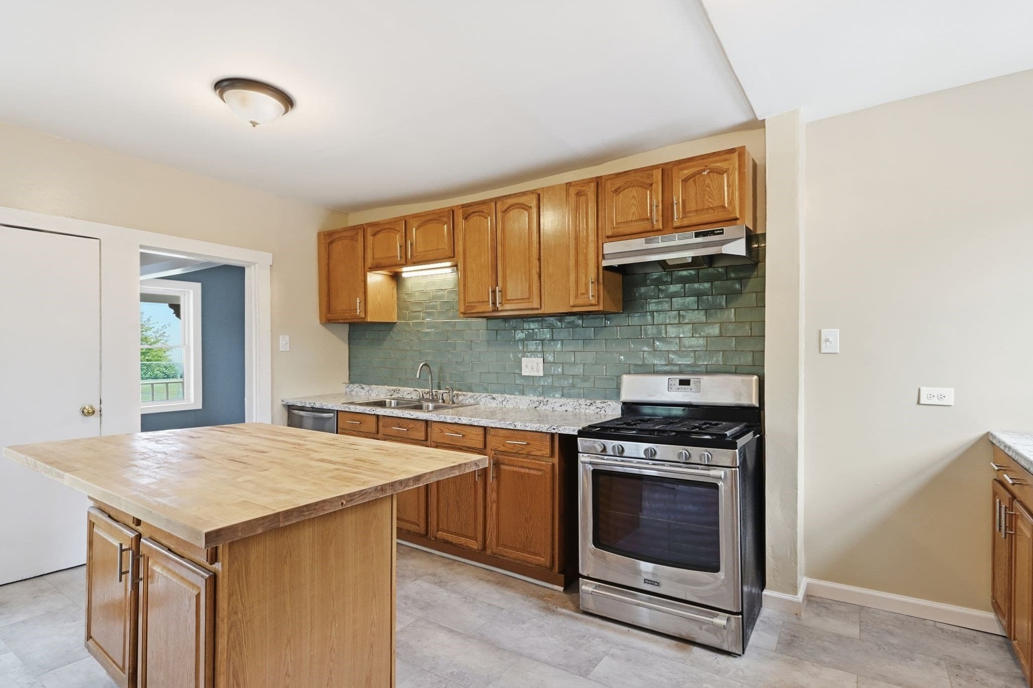 Single Family Residence at 52 Lebanon St, Springfield MA 01109, Springfield, photo 16 of 42