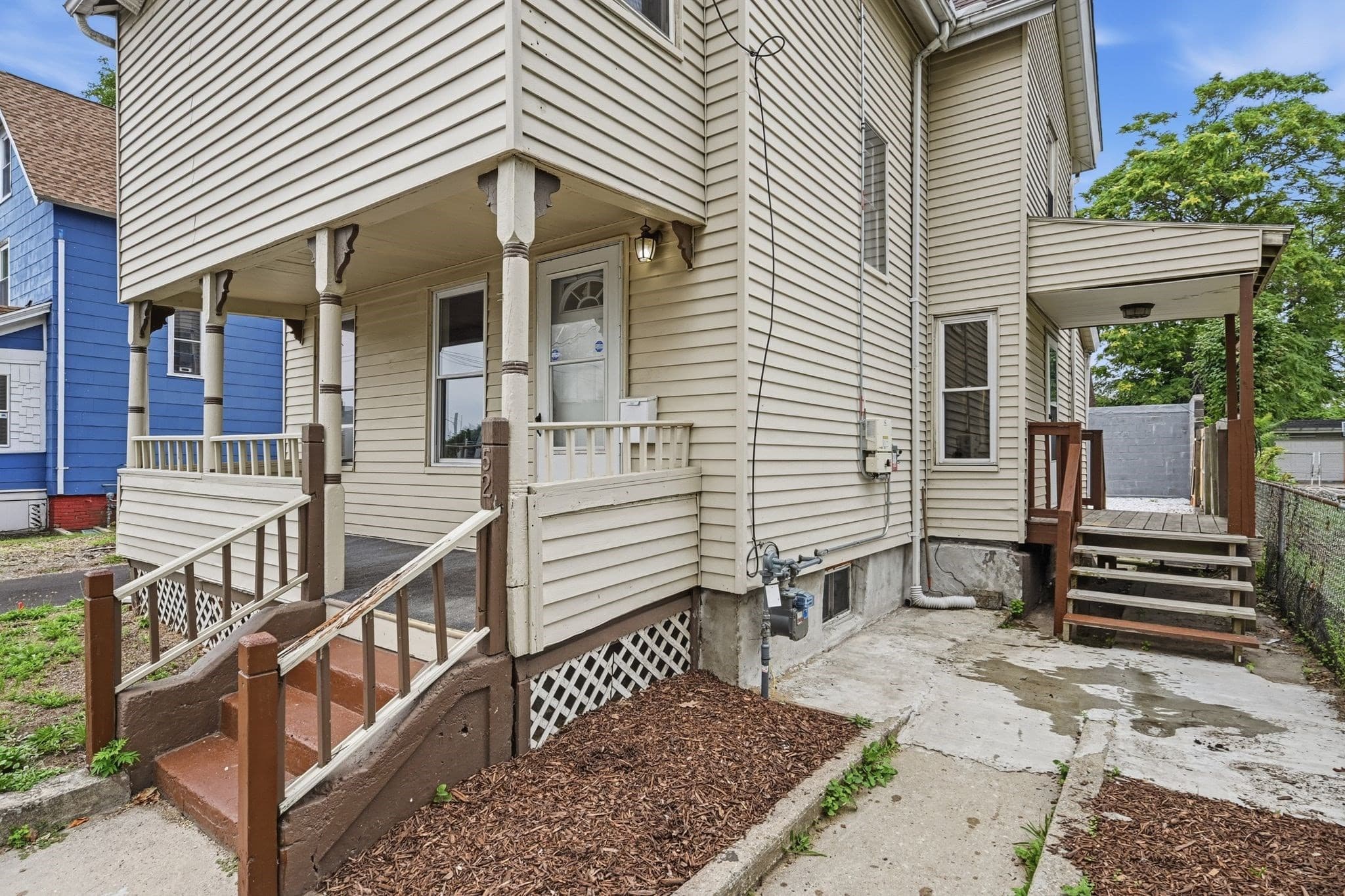 Single Family Residence at 52 Lebanon St, Springfield MA 01109, Springfield, photo 3 of 42