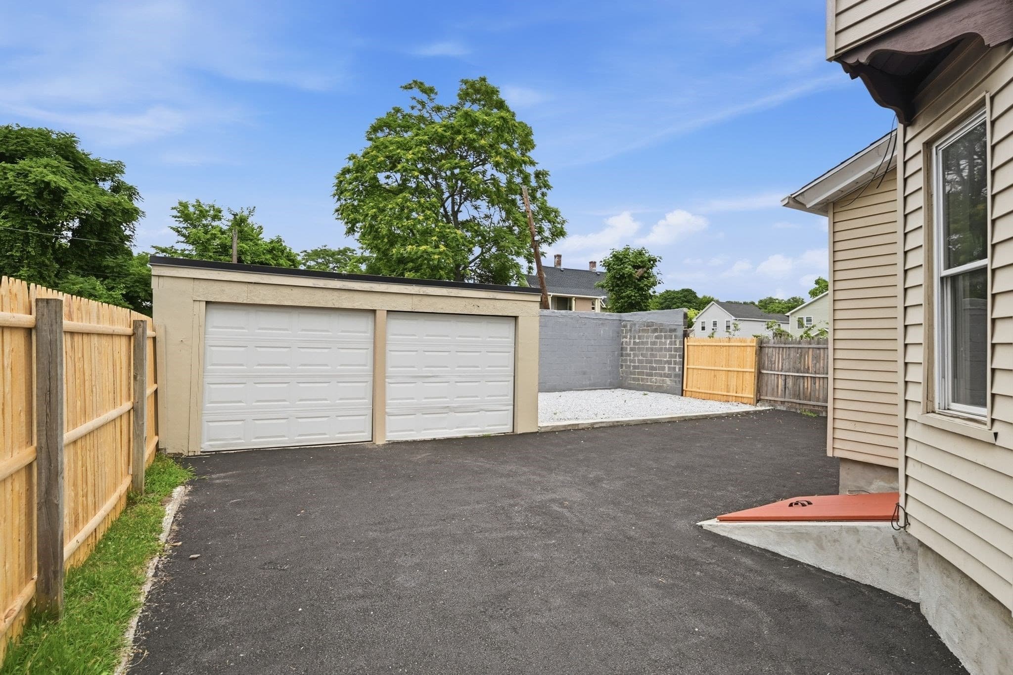 Single Family Residence at 52 Lebanon St, Springfield MA 01109, Springfield, photo 37 of 42