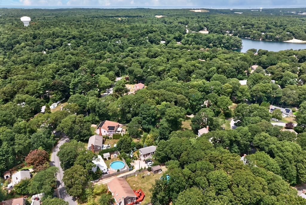 25 Deepwood Dr, Falmouth MA 02536
