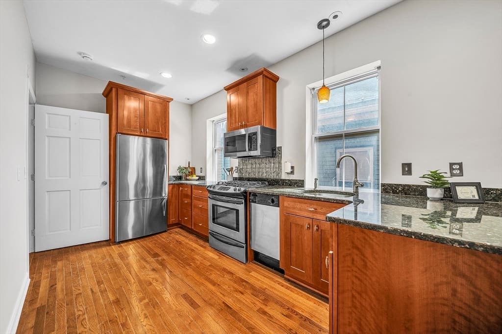 257 Pleasant St # 7, Worcester MA 01609 photo 4