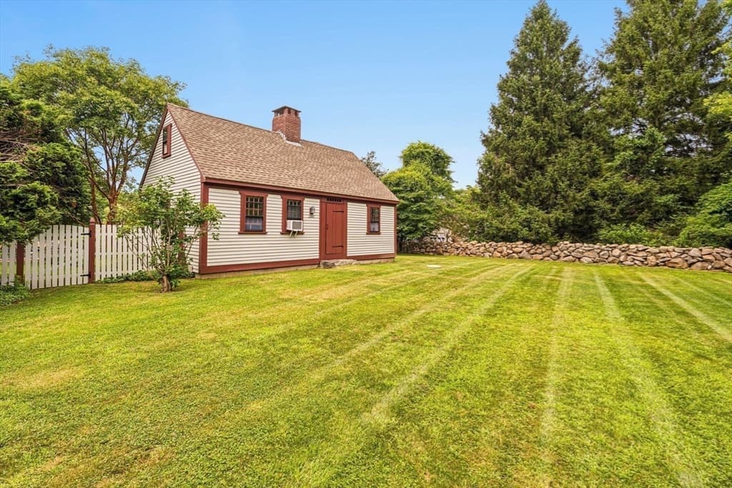 200 Bakerville Rd, Dartmouth MA 02748 photo 2