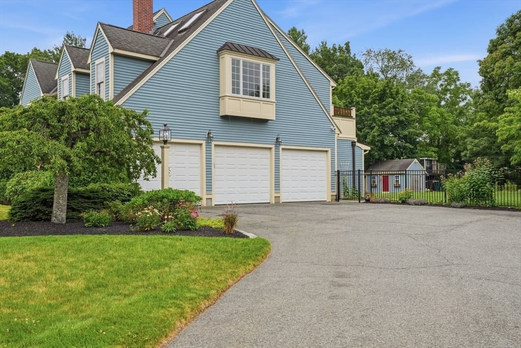 7 Rising Sun Ln, West Bridgewater MA 02379 photo 2