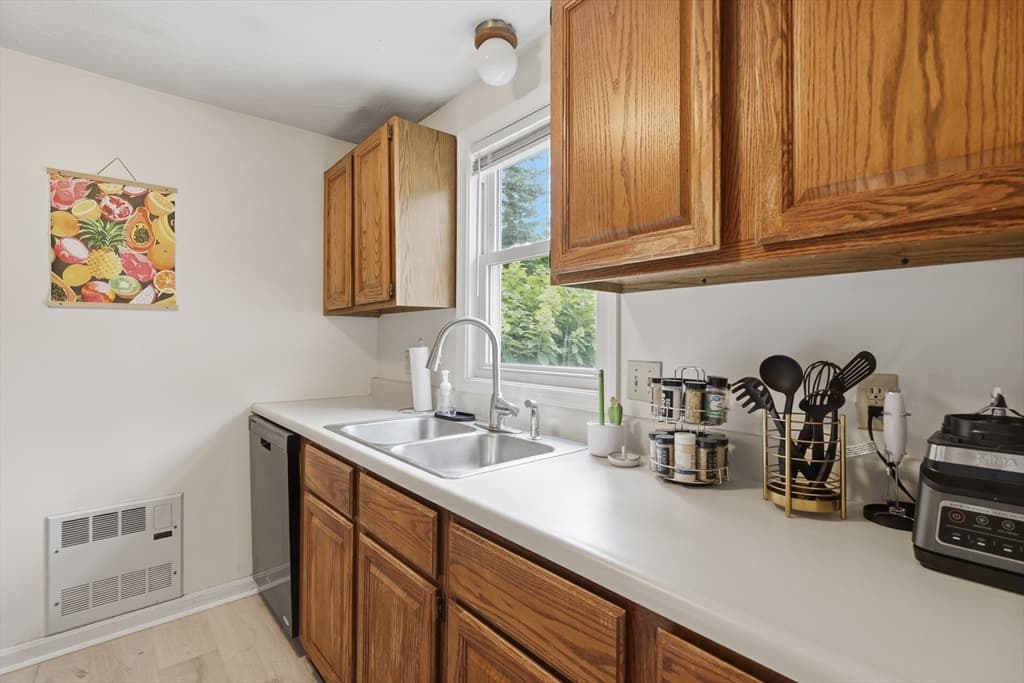 212 Bayberry Hill Lane # 212, Leominster MA 01453 photo 8