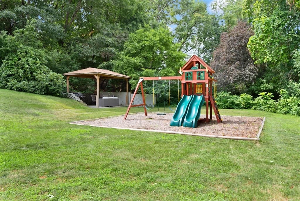 Single Family Residence at 335 Moosehill Road, Walpole MA 02032, Walpole, photo 22 of 30