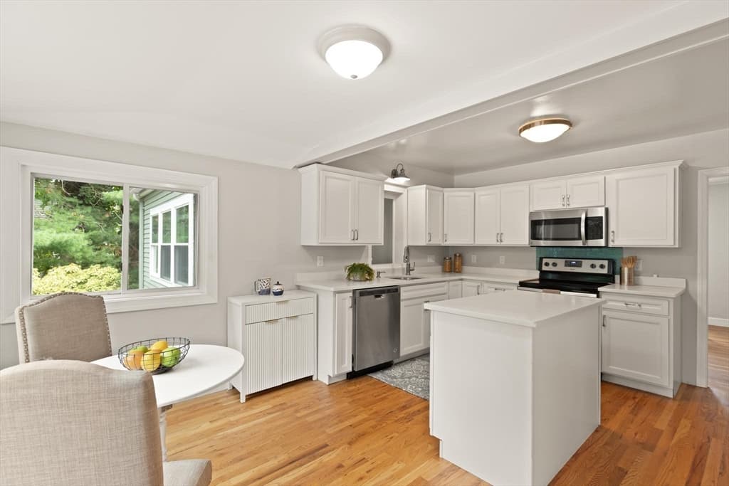 Single Family Residence at 335 Moosehill Road, Walpole MA 02032, Walpole, photo 4 of 30