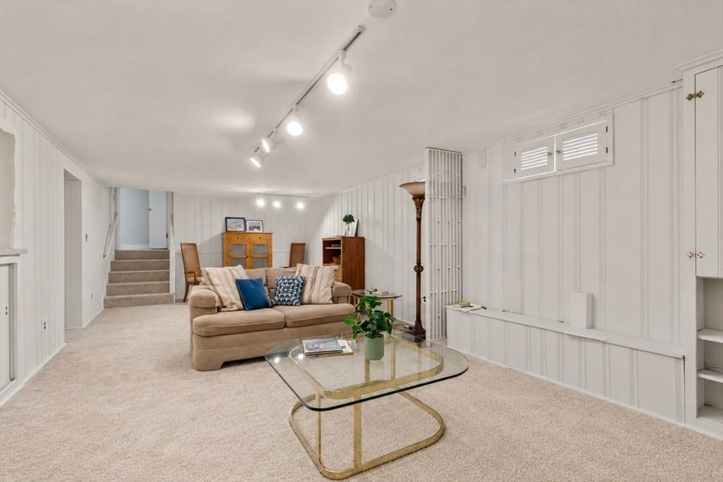 83 Bound Brook Rd, Newton MA 02461 photo 10