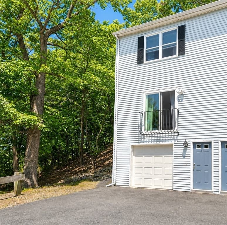 25 Gediminas St # 25, Worcester MA 01610