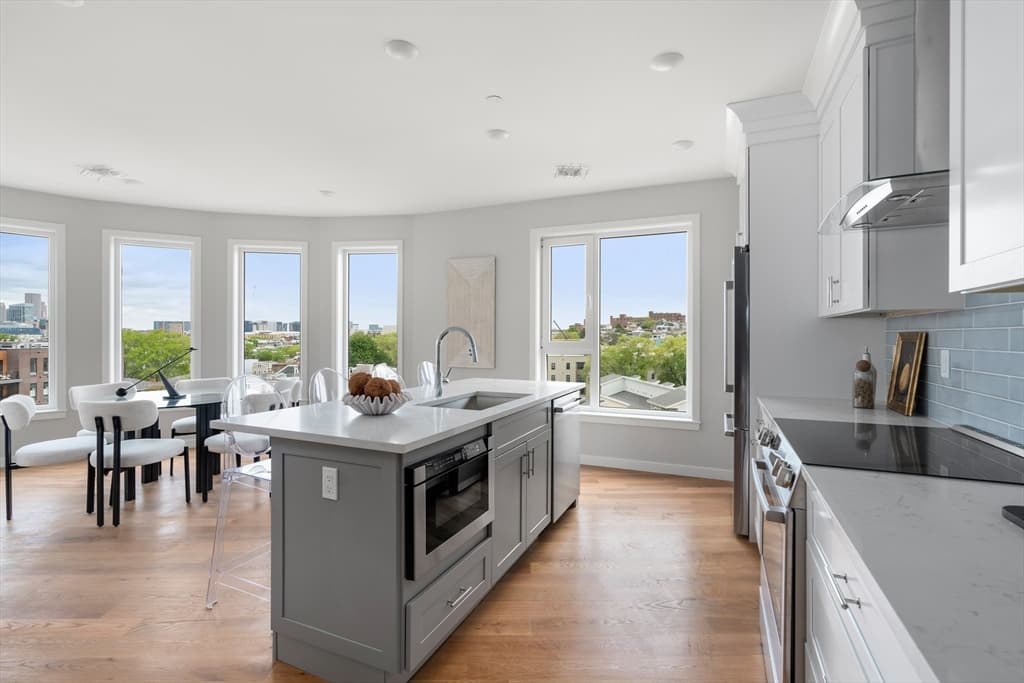 267 Old Colony # 404, Boston MA 02127 photo 4