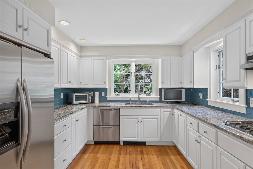 205 Meetinghouse Way, Edgartown MA 02539 photo 5