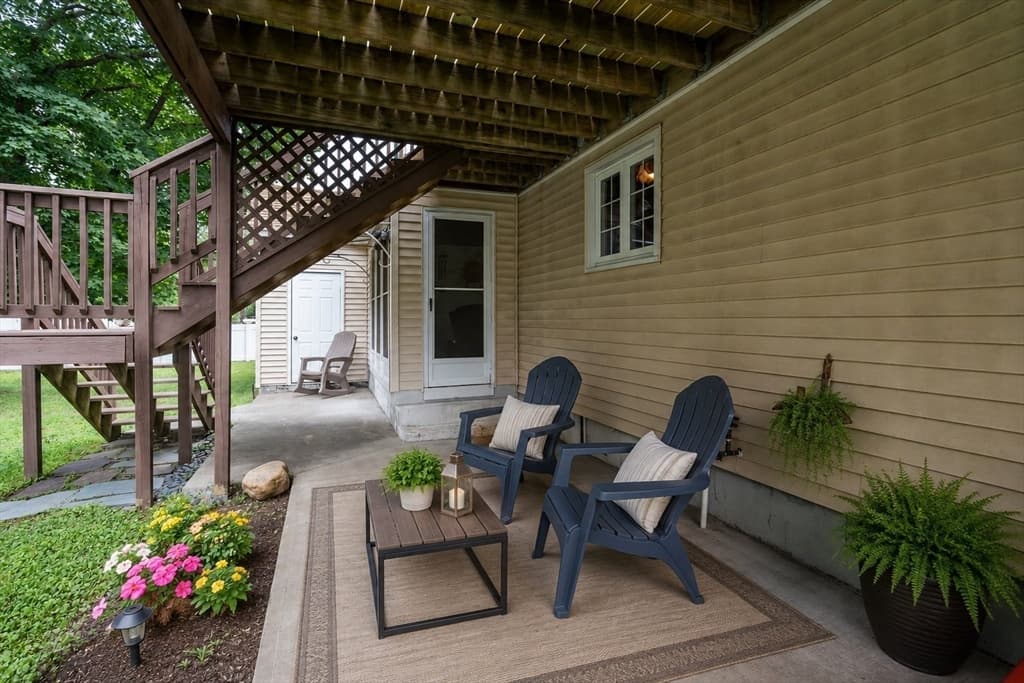 116 Kensington St, Agawam MA 01030 photo 8