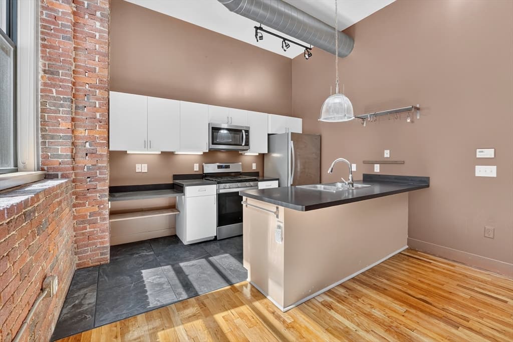 13 Willow # 205, Lynn MA 01901 photo 11