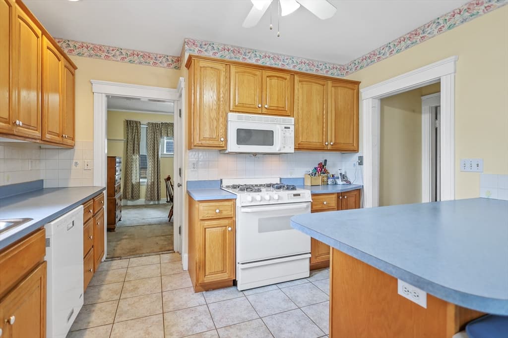 Single Family Residence at 13 Endicott St, Lawrence MA 01841, Lawrence, photo 10 of 31