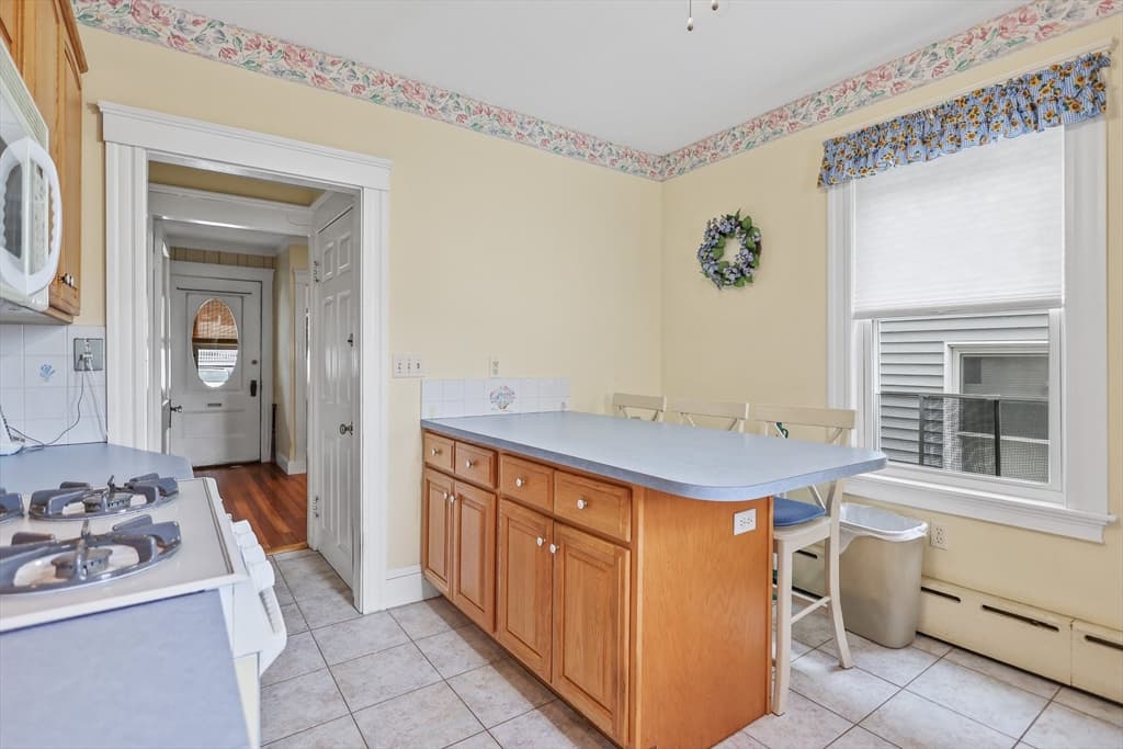 Single Family Residence at 13 Endicott St, Lawrence MA 01841, Lawrence, photo 8 of 31