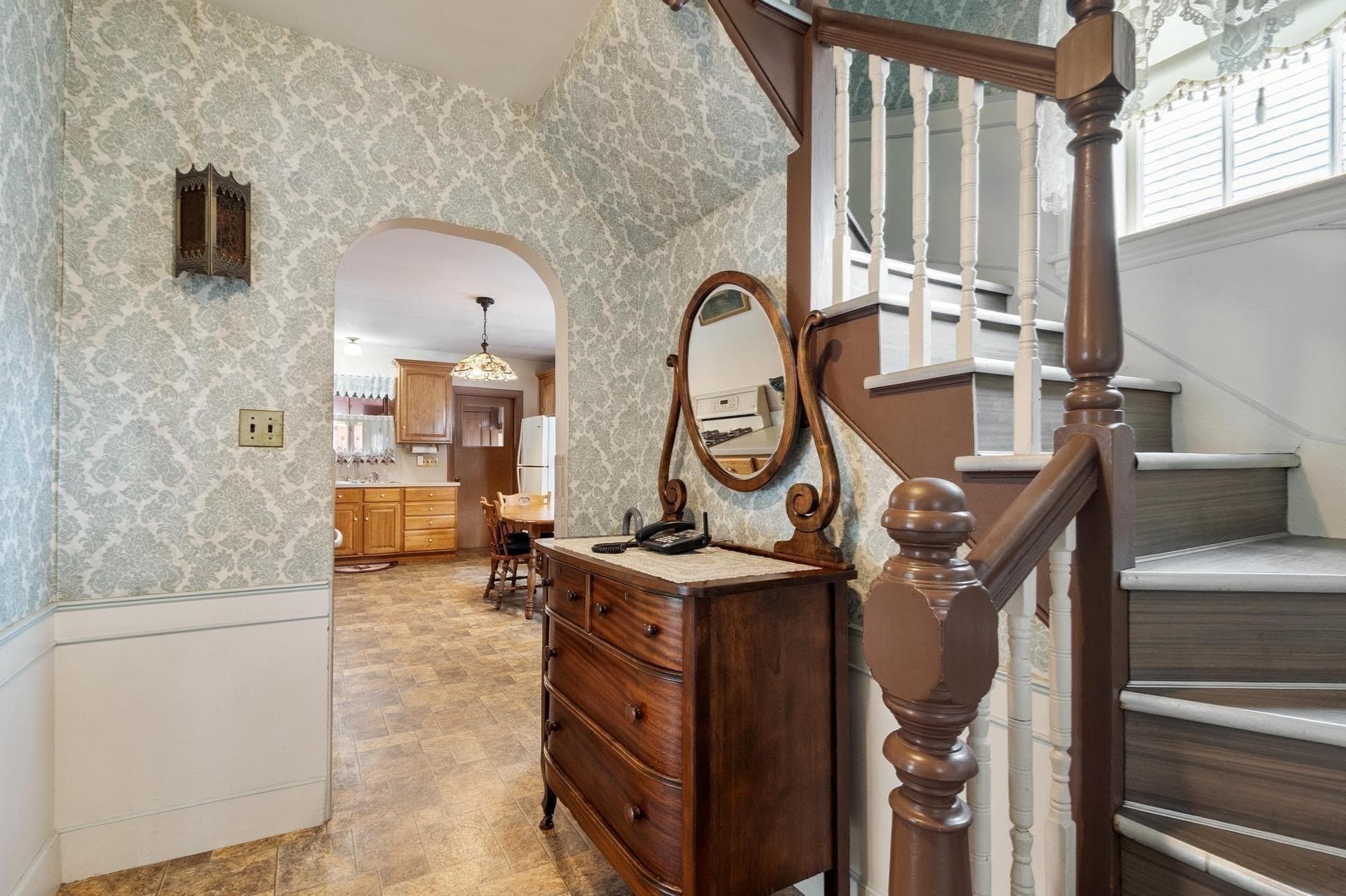 Single Family Residence at 8 Chase Street, Beverly MA 01915, Beverly, photo 13 of 32