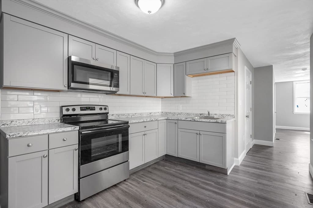 50-52 Willow Street, Lowell MA 01852 photo 3