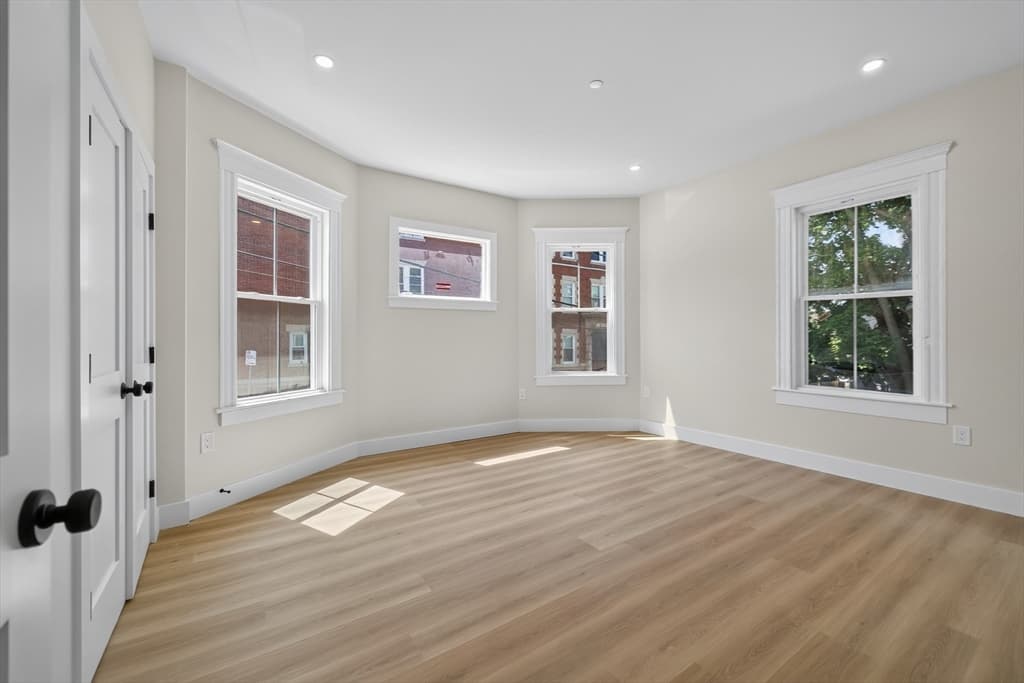 533 Washington Street, Boston MA 02124 photo 21