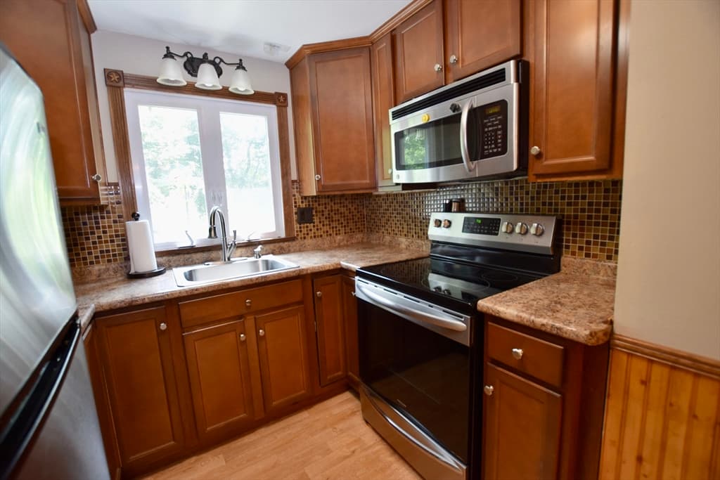 197 Birch St, Pembroke MA 02359 photo 6