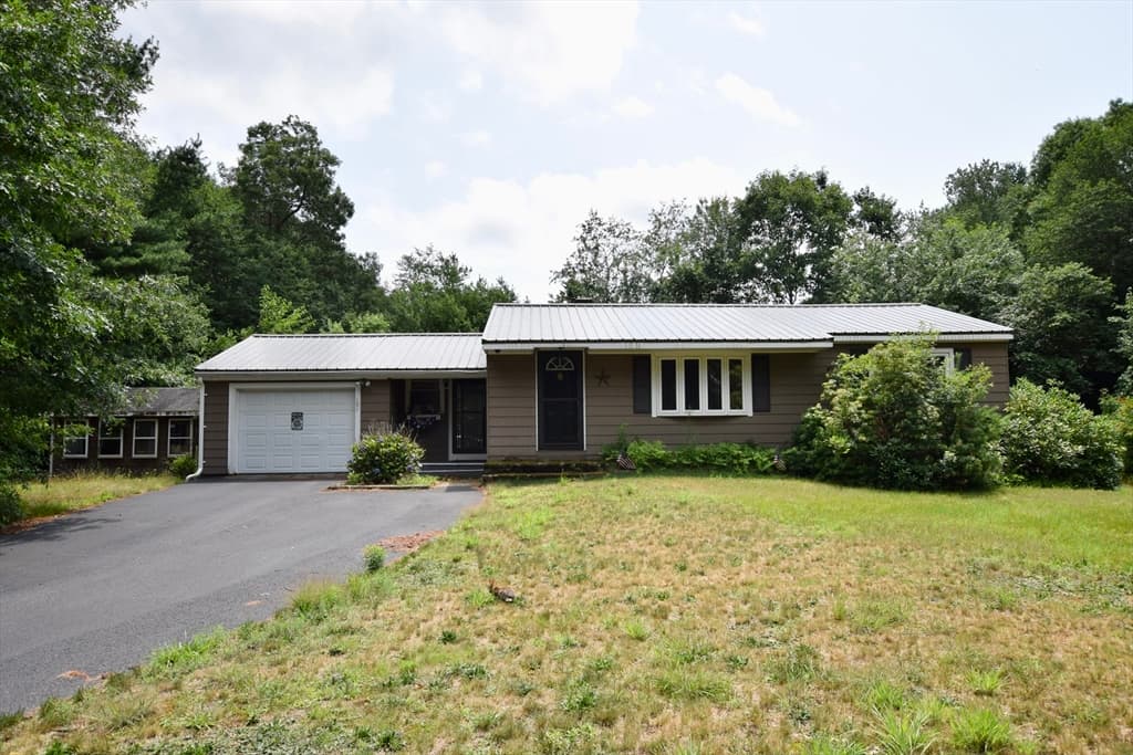 197 Birch St, Pembroke MA 02359