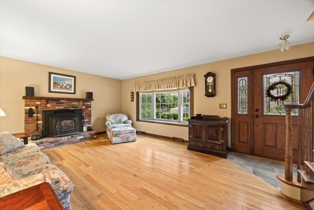 195 Colonial Dr, Somerset MA 02726 photo 17