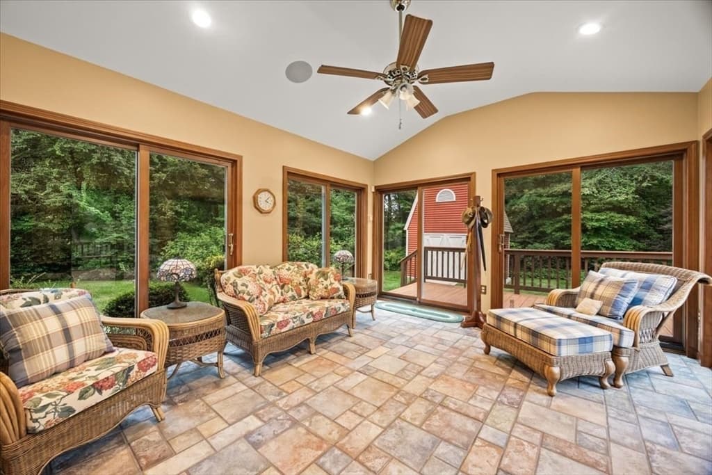 195 Colonial Dr, Somerset MA 02726 photo 22