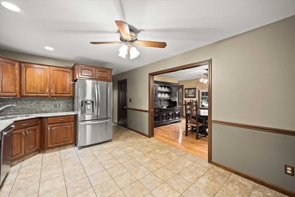 195 Colonial Dr, Somerset MA 02726 photo 29