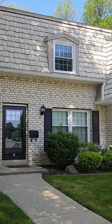 6 Corey Colonial # 6, Agawam MA 01001