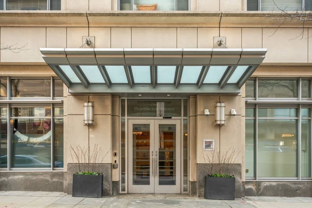 1 Huntington Ave # 807, Boston MA 02116 photo 3