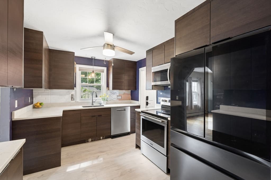 70 Mirror Lake Ave, Norfolk MA 02056 photo 7