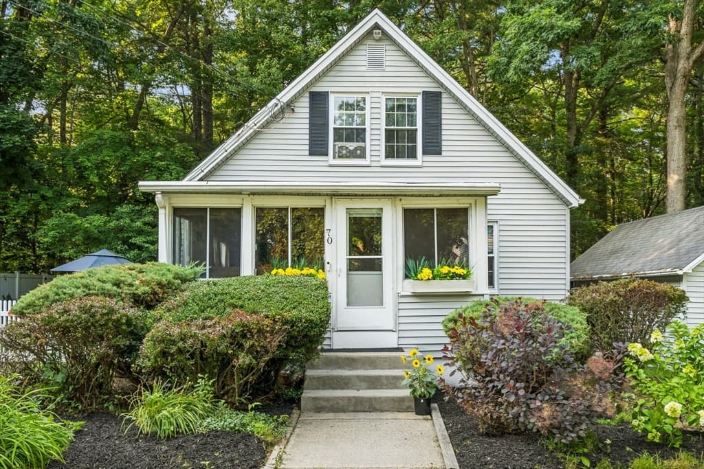 70 Mirror Lake Ave # 70, Norfolk MA 02056