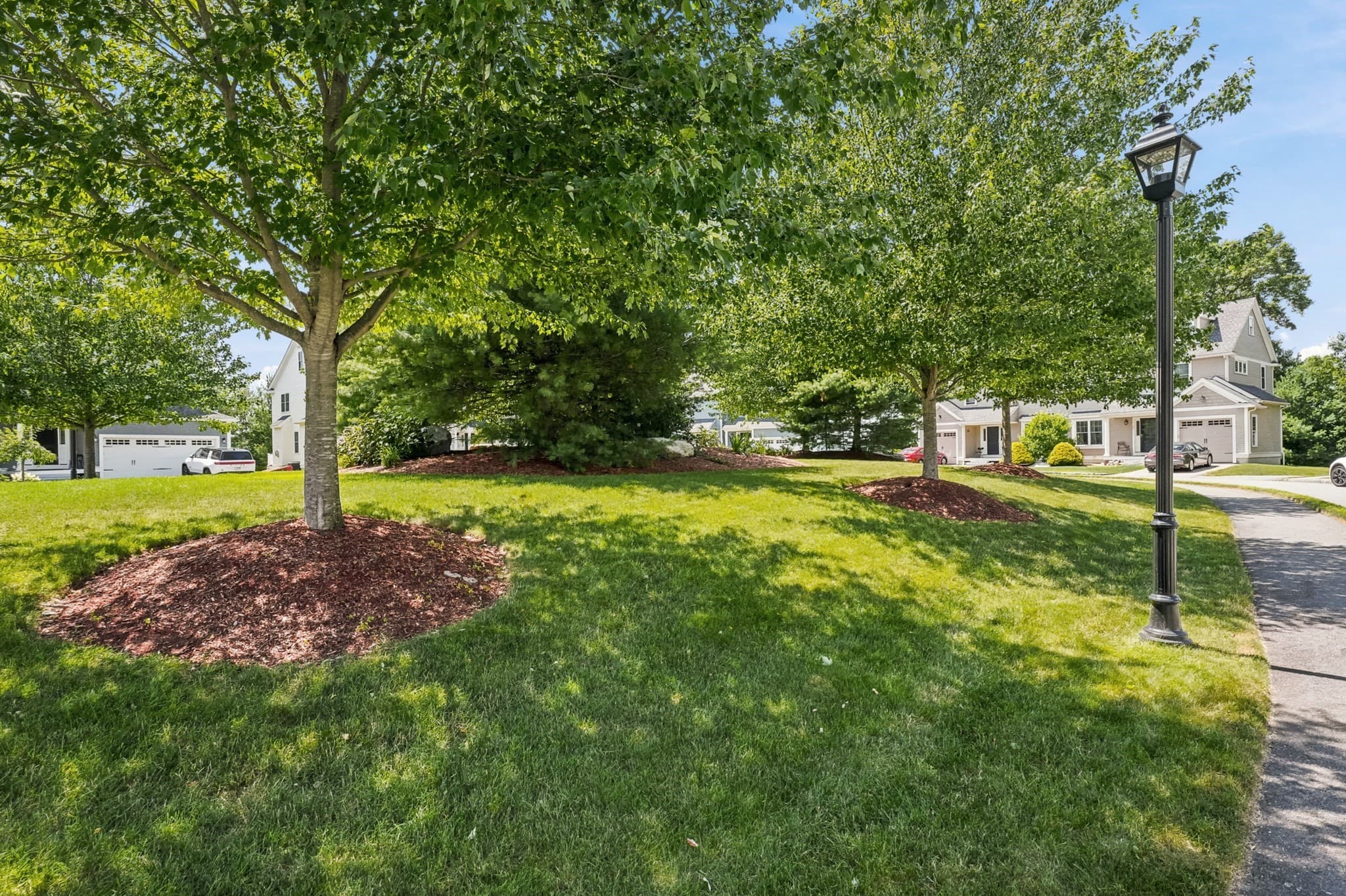Condominium at 27 Clarks Hill Ln # 27, Framingham MA 01702, photo 38 of 42
